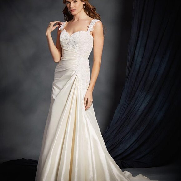 NEW Wedding Dress, Ivory  Fit and Flare Aline, Tafetta and Lace Ruched Corset - Picture 5 of 5